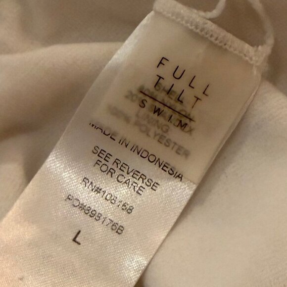 Full Tilt White Gathered Bikini Top Size Large - Worn Once - Picture 3 of 3